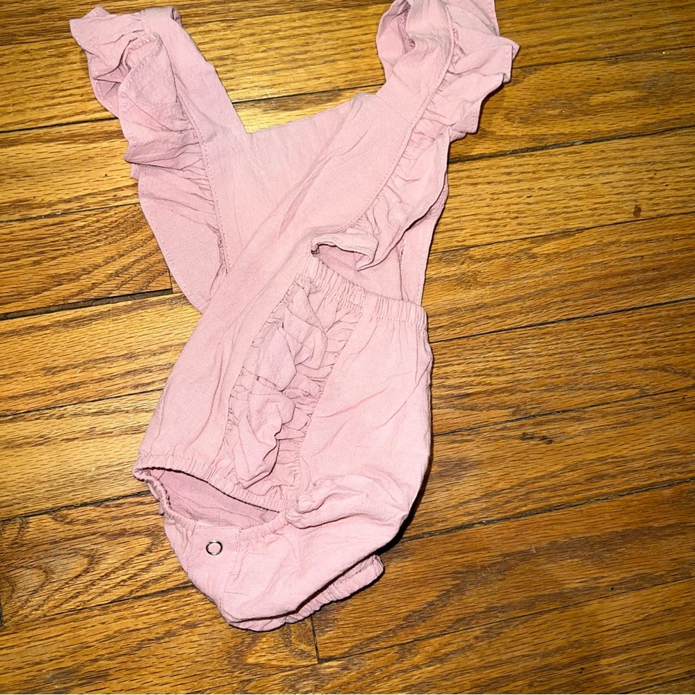 &Dusty rose pink romper ruffle sleeve adjustable straps open back - Picture 2 of 7
